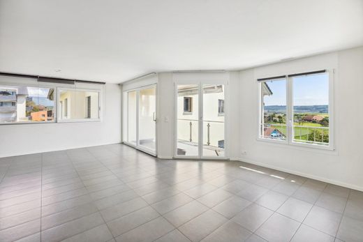 Apartment / Etagenwohnung in Orbe, Jura-Nord vaudois District