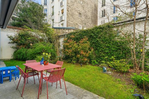 Apartment in Motte-Picquet, Commerce, Necker, Paris