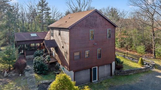 Detached House in Stone Ridge, Ulster County