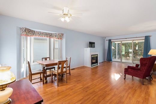 Townhouse in Vernon, Regional District of North Okanagan