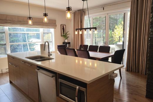 Detached House in Mont-Tremblant, Laurentides