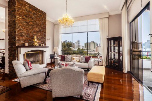 San Isidro, Limaのアパートメント