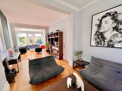 Willa wielorodzinna w Armentières, North