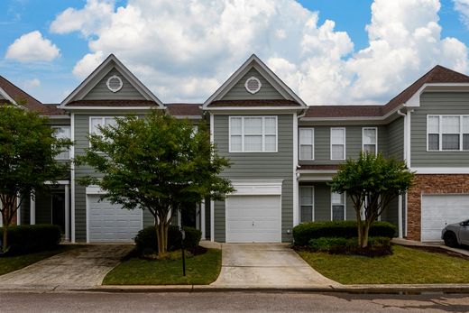 Townhouse in Flowery Branch, Hall County