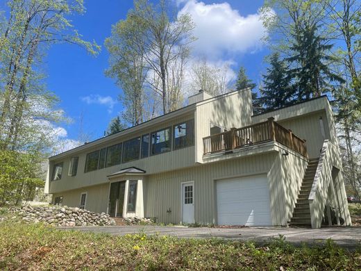 Luxury home in Harbor Springs, Emmet County