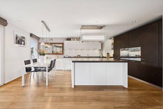 Apartment in Le Mont-sur-Lausanne, Lausanne District