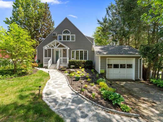 Detached House in West Brookfield, Worcester County