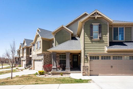 Casa di città a Eagle Mountain, Utah County