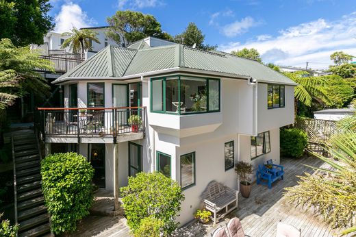 Luxury home in Khandallah, Wellington City