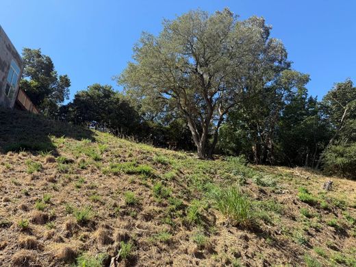 Grond in Oakland, Alameda County