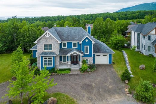 Vrijstaand huis in Saint-Ferréol-les-Neiges, Capitale-Nationale