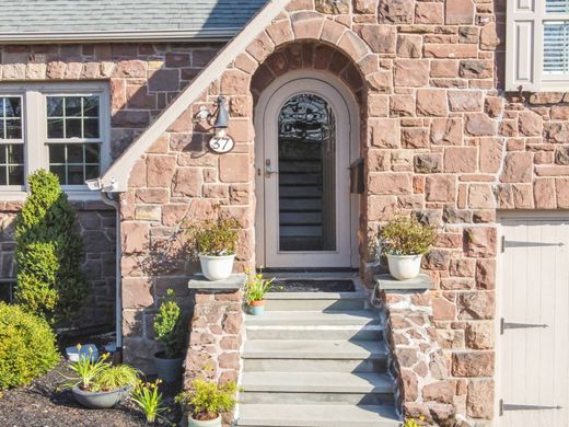 Detached House in Cedar Grove, Essex County