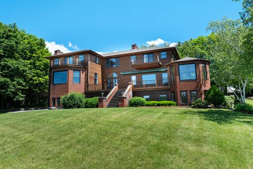 Detached House in Shelburne, Chittenden County