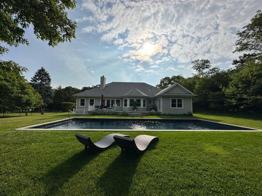 Detached House in Hampton Bays, Suffolk County