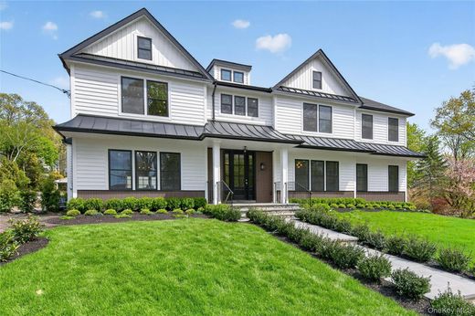 Detached House in Port Washington, Nassau County