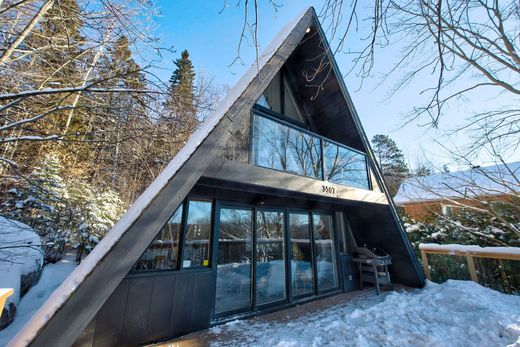 Einfamilienhaus in Sainte-Adèle, Laurentides