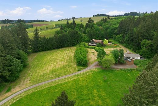 Luxury home in Dundee, Yamhill County