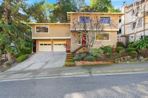 Detached House in San Carlos, San Mateo County