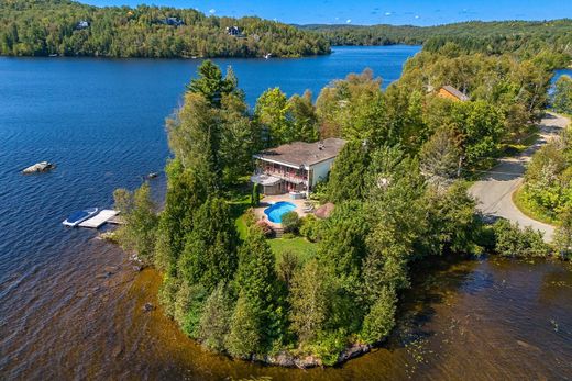 Vrijstaand huis in Estérel, Laurentides