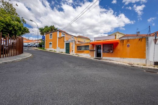 Detached House in Oeiras, Lisbon