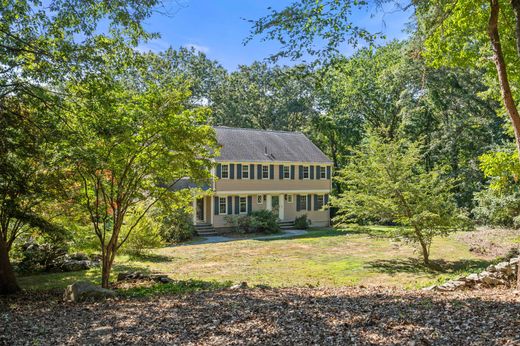 Detached House in Sherborn, Middlesex County