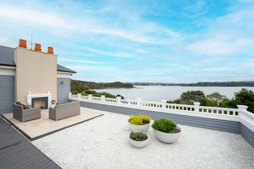 Villa in Rodney Point, Auckland