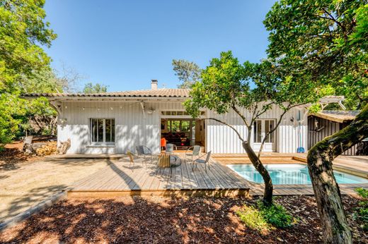 Detached House in Cap Ferret, Gironde