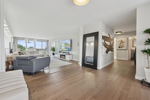 منزل ﻓﻲ Fort Lee, Bergen County