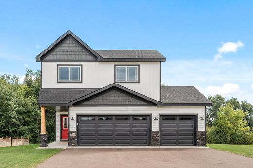 Detached House in North Branch, Chisago County