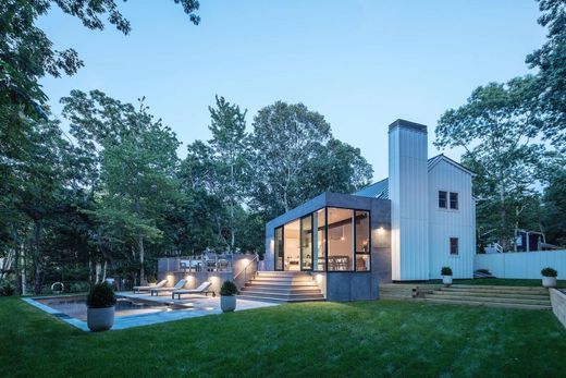 Detached House in Southampton, Suffolk County