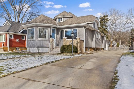 Casa Independente - Wauwatosa, Milwaukee County