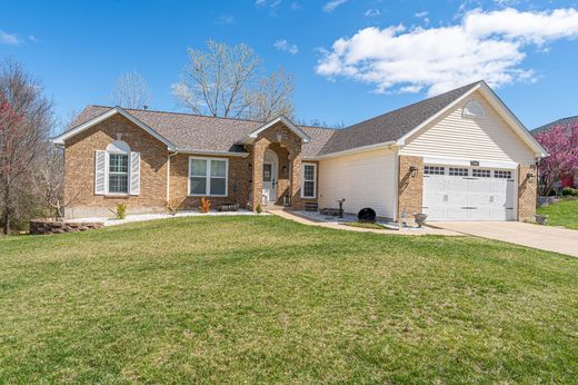 Detached House in O'Fallon, Saint Charles County