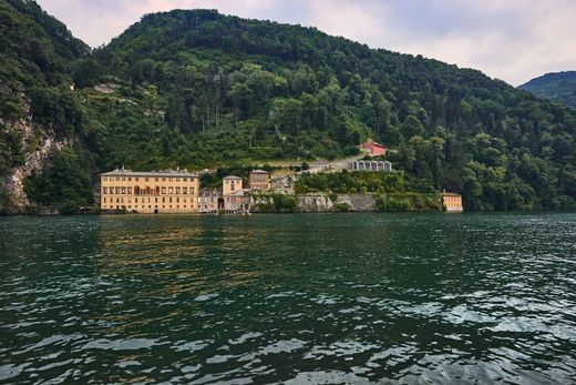 Dom jednorodzinny w Como, Provincia di Como