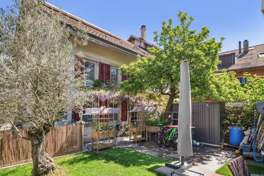 ‏בית חד-משפחתי ב  Valeyres-sous-Ursins, Jura-Nord vaudois District