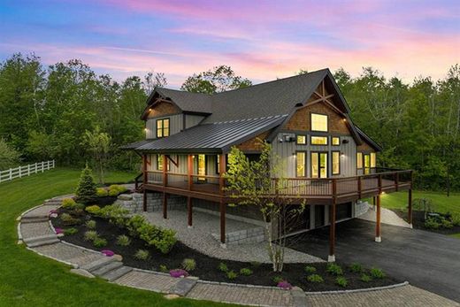 Luxury home in Gilford, Belknap County