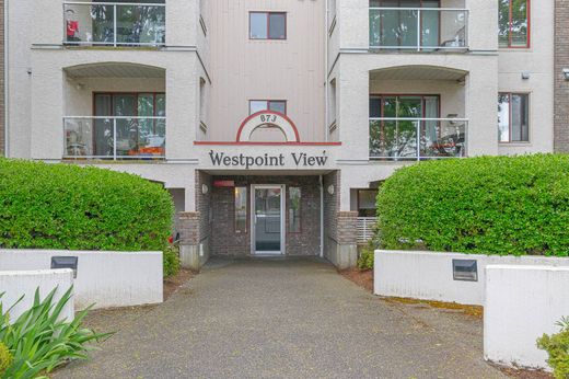 Apartment in Esquimalt, Capital Regional District