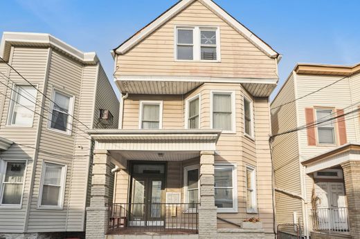 Luxury home in Union City, Hudson County