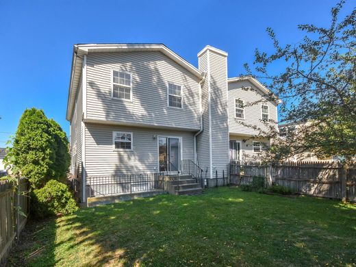 Duplex - Port Washington, Nassau County