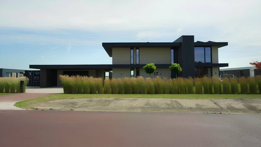 Villa à Emmeloord, Gemeente Noordoostpolder