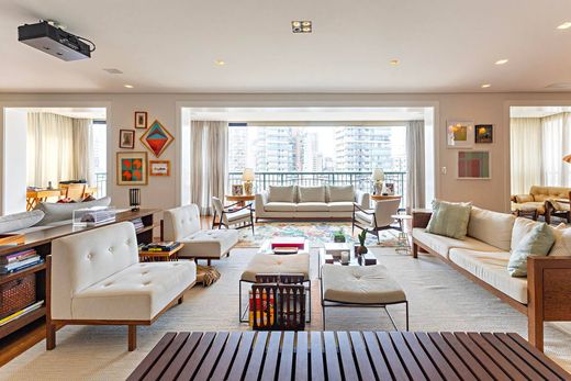 Apartment / Etagenwohnung in São Paulo