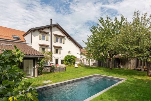 Detached House in Genolier, Nyon District