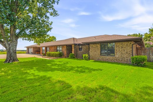 Detached House in Graham, Young County