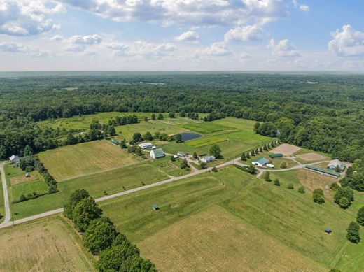 Country House in Grove City, Mercer County