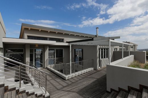 Luxury home in Somerset West, City of Cape Town