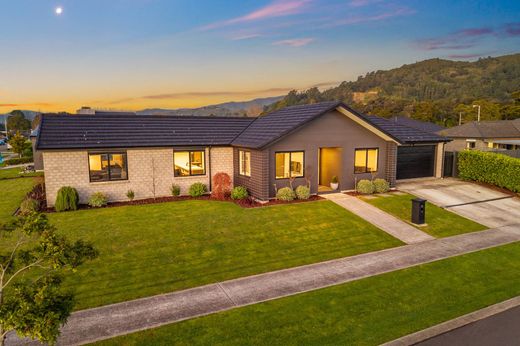 Einfamilienhaus in Upper Hutt, Upper Hutt City