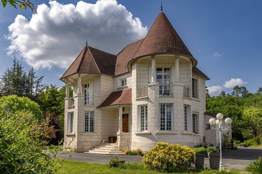 Einfamilienhaus in Neuvic, Dordogne
