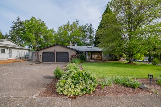 Luxury home in Corvallis, Benton County