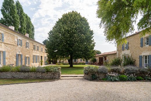 Vrijstaand huis in Rochefort, Charente-Maritime