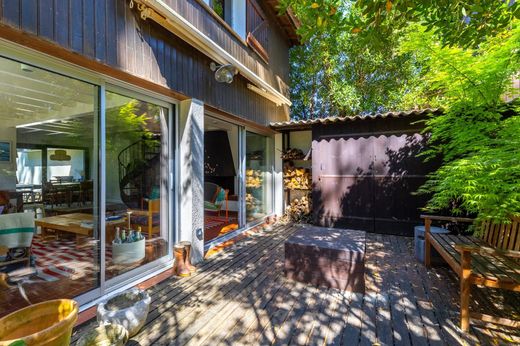 Detached House in Cap Ferret, Gironde