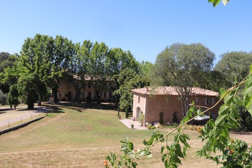 Mehrfamilienhaus in Lorgues, Var